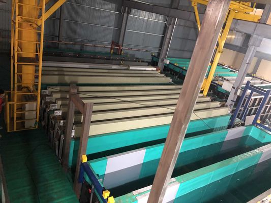 Bon prix 700 T/MOIS ligne de production de profilés d'extrusion d'aluminium anodisant de haute qualité En ligne