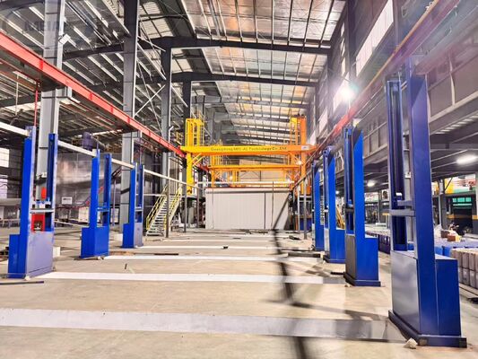 Bon prix Ligne d'anodisation de profilé en aluminium de 150 T/M avec film de 8 à 12 μm et garantie de 365 jours pour un fonctionnement facile En ligne