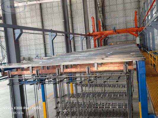 Bon prix 2000T/M Ligne de production d'anodisation en aluminium personnalisable écologique efficace pour les cadres solaires En ligne