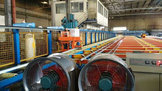 Bon prix capacité en aluminium du système de transport de l'extrusion 380V 700T semi-automatique en ligne