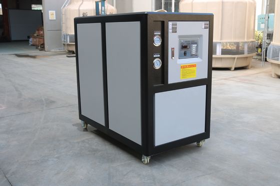 Bon prix Congélateur à refroidissement direct par eau avec réfrigérant R22 Capacité de refroidissement 35,8 KW et puissance d'entrée 3PH-380V/50HZ pour la ligne d'anodisation En ligne