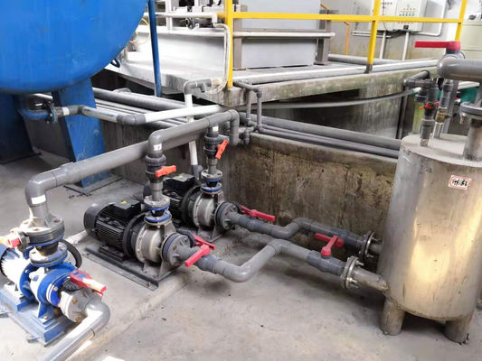 Ligne de anodisation modulaire en aluminium processus avec le système manuel d'étirage