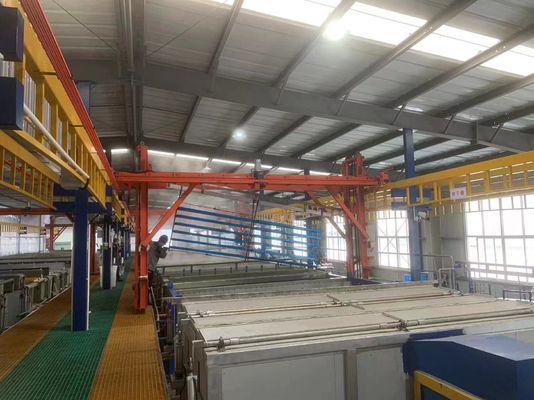 Bon prix 950 tonnes/mois Ligne de production d'anodisation horizontale automatique avec commande PLC pour les composants en aluminium 3C En ligne