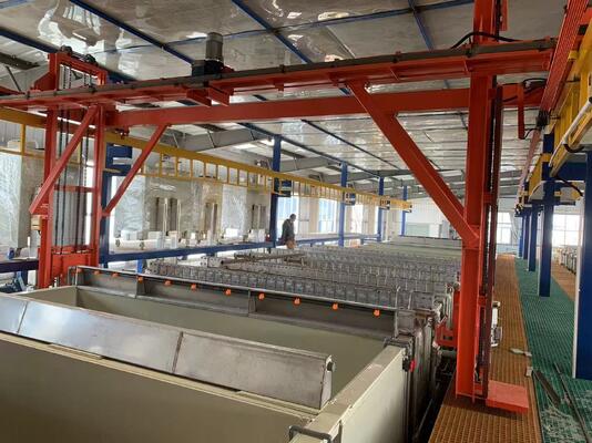 Bon prix 8000*largeur*3500 réservoirs Taille intérieure ligne de production d'anodisation pour 6061 à 6063 aluminium avec évolutivité et automatisation en ligne