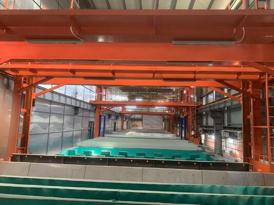 Bon prix Ligne de production d'anodisation entièrement automatique de 500 tonnes/mois avec une épaisseur de film de 5 à 25 µm pour profilés en aluminium En ligne