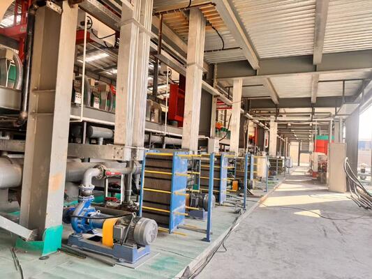 Bon prix Ligne d'anodisation automatique en aluminium pour portes de volets roulants avec résistance stable aux intempéries, finition de couleur cohérente et épaisseur uniforme du film d'oxyde En ligne