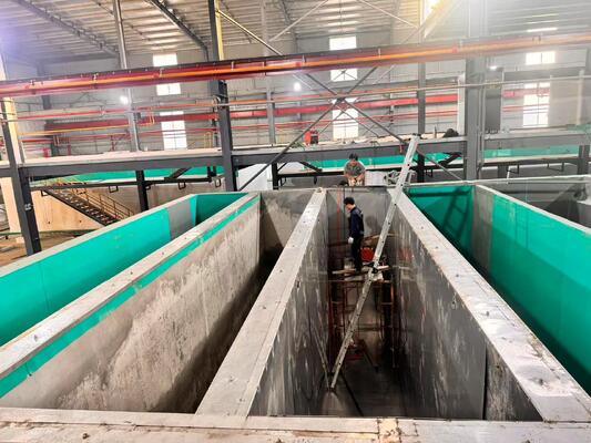 Bon prix 2800 Tons/Month Vertical Anodizing Line for Cosmetic Caps and Bottle Bodies Automatic Anodizing Production Line En ligne
